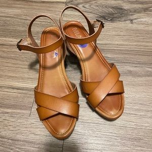 Mia sandals